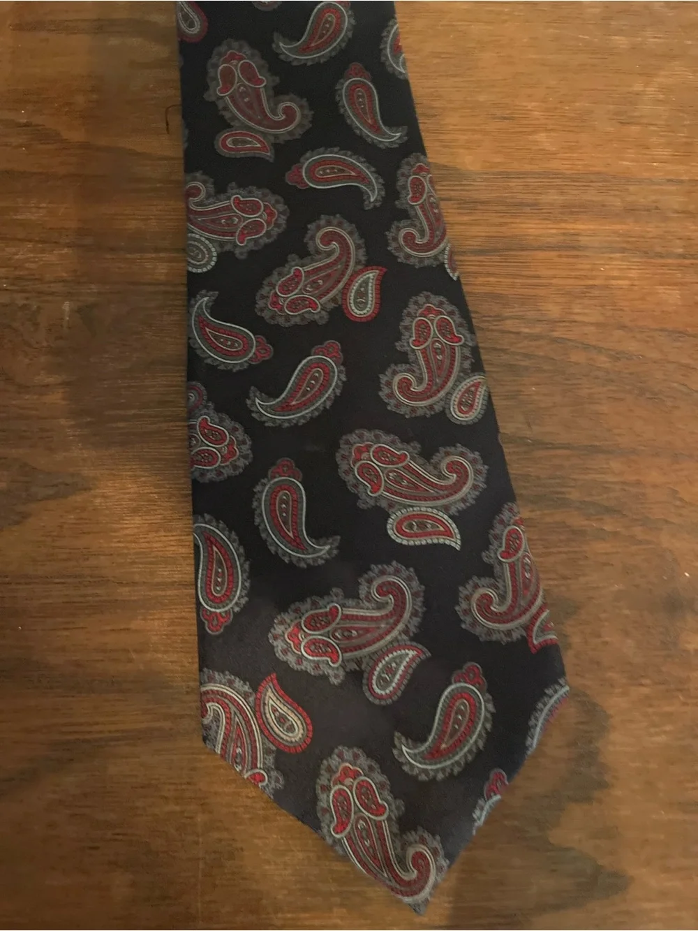 Oscar De La Renta Couture Classic Black Paisley Silk Tie with Red Accents